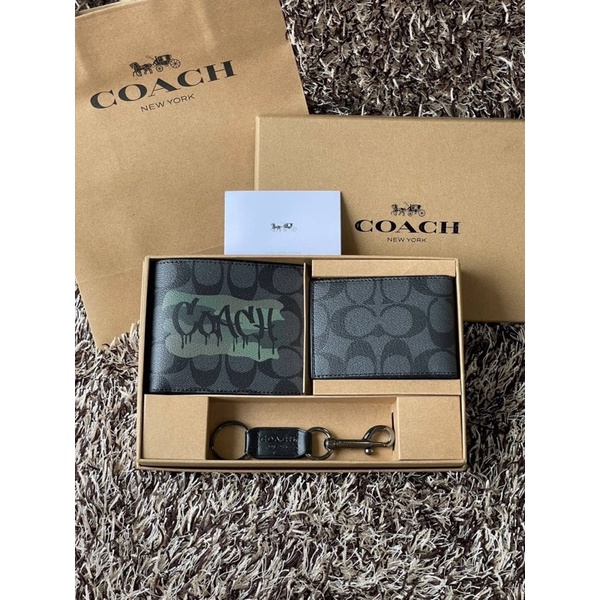 coach-boxed-3-in-1-wallet-gift-set-in-signature