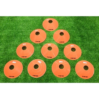 OPTION Sport จานเลี้ยงบอล Markers แบรนด์ ออฟชั่นสปอร์ต ( 1 ชุด มี 10 ชิ้น) 👉สินค้ามีสต็อคพร้อมส่งได้เลย Team Trainner Disc Cones -จานเลี้ยงบอล Markers คุณภาพดีจากแบรนด์ OPTION SPORT -1 ชุด : มี 10 ชิ้น -ผลิตจากพลาสติกคุณภาพดี เหยียบไม่แตก ไม่บาด ยืดหยุ่นไ