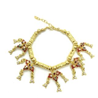 ภาพหน้าปกสินค้าVintage Jewelry เครื่องประดับชุดไทย สร้อยข้อมือ กำไลชุดไทย  ลงยาสีทองพลอยแดงสวยๆ ซึ่งคุณอาจชอบราคาและรีวิวของสินค้านี้