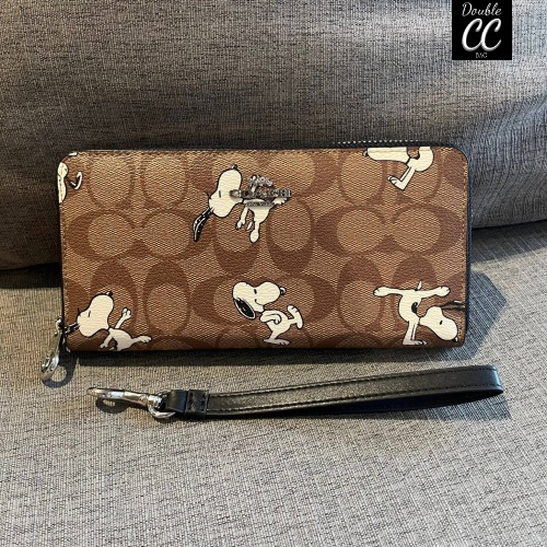 แท้-factory-coach-x-peanut-accordion-zip-wallet-in-signature-canvas-with-snoopy-print-coach-c4596