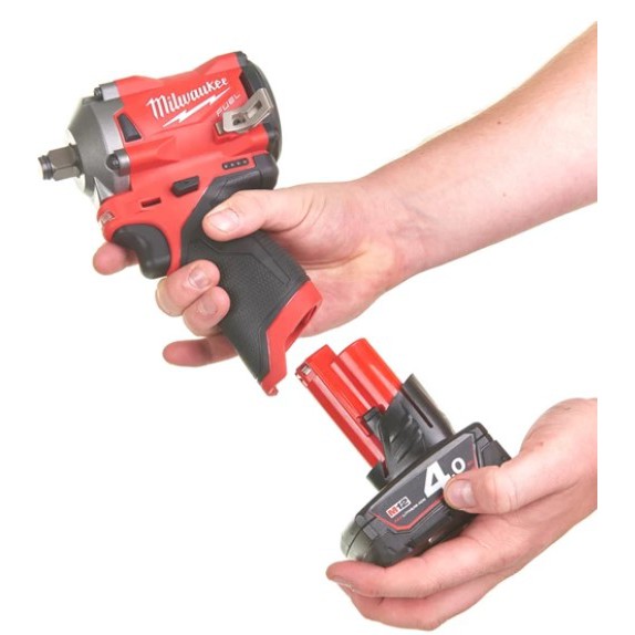 milwaukee-m12-fuel-บล็อกกระแทกไร้สาย-1-2-นิ้ว-stubby-รุ่นm12-fiwf12-0c