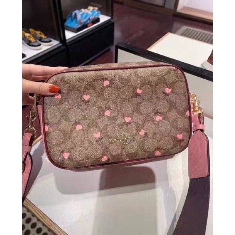 coach-jes-crossbody-in-signature-canvas-with-heart-floral-print