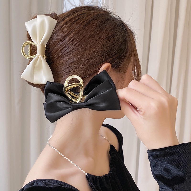 กิ๊บหนีบผม-bow-hair-clip-เป็นกิ๊บโลหะทอง-ติดประดับโบว์ผ้าริ้บบอน-รุ่นนี้สวยมาก-ออกแนวหรูหรา-หนีบผมได้แน่น-เก็บผมหนาได้