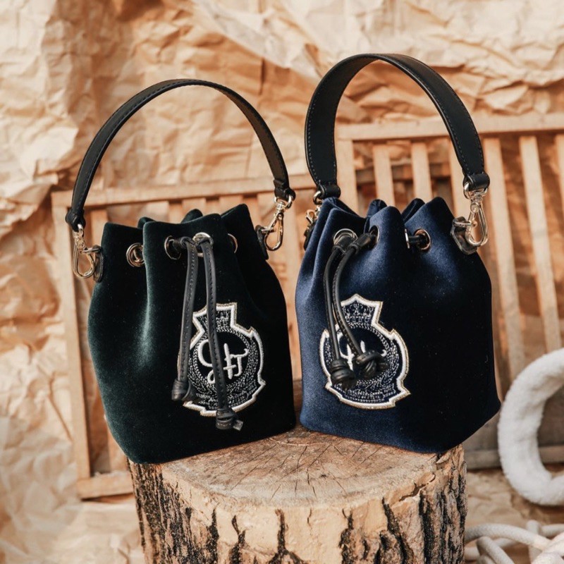 กระเป๋า Chato Studio รุ่น Chatovelvet สีน้ำเงิน | Shopee Thailand