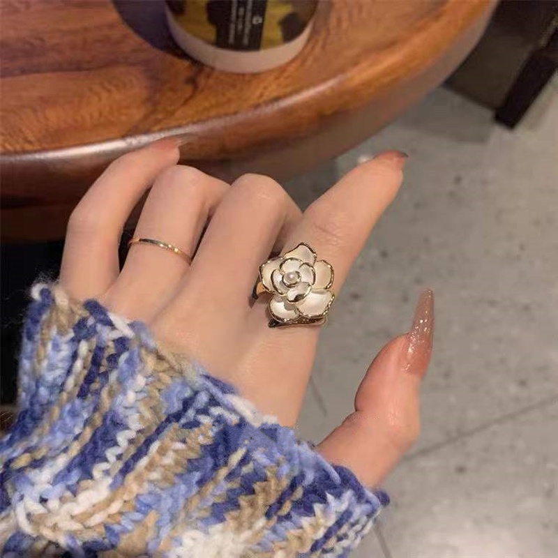 ins-แหวนดอกคามิเลียสีขาววินเทจหรูหราแหวนดอกไม้ระดับไฮเอนด์