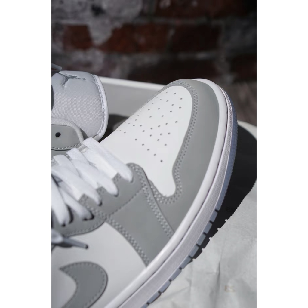 nike-air-jordan-1-low-wolf-grey