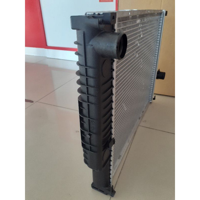 หม้อน้ำ-กระปุกพักน้ำ-radiator-17111728908-bmw-e36-m3-6-สูบ-m50-m52-s50-s52