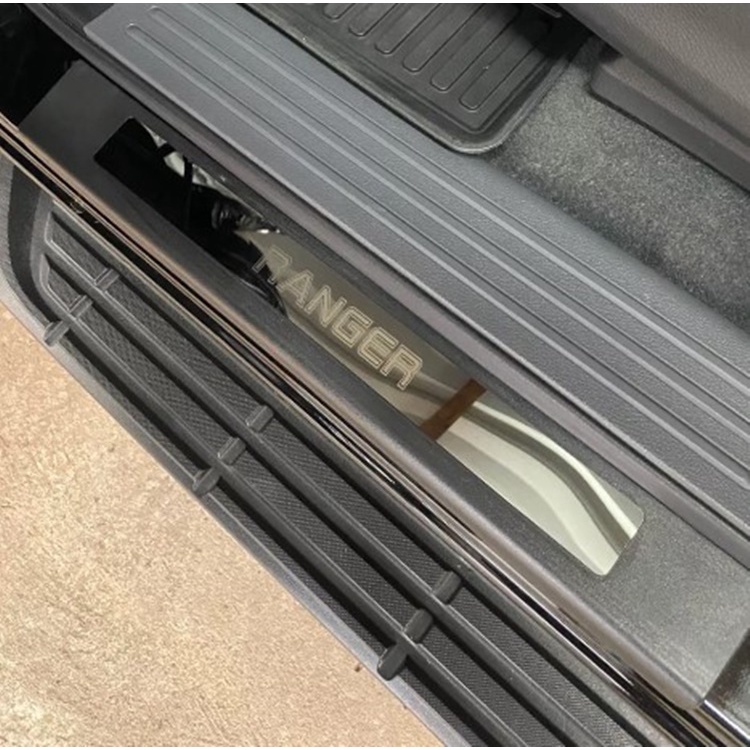 ชายบันได-ฟอร์ด-เรนเจอร์-ford-ranger-4-ประตู-ปี-2012-ปัจจุบัน-สีดำ-ไม่ขึ้นสนิม-สคัพเพลท-กันรอยข้างประตู-กาบข้างประตู