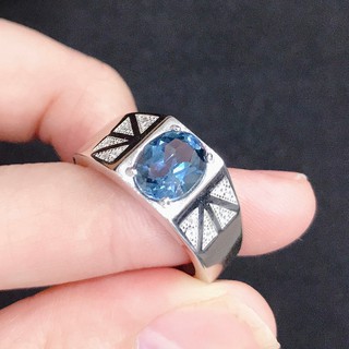 แหวนพลอย ลอนดอนบลูโทพาส(London Blue Topaz)สีฟ้าเข้มเงินแท้ 92.5 %  ประดับด้วยเพชรรัสเซีย รุ่นRM-LBT04OV