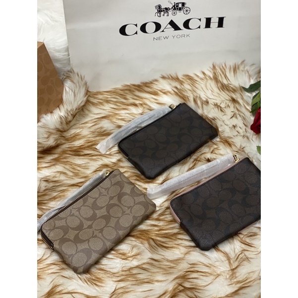 กระเป๋าคลัช-กระเป๋าคล้องมือ-coach-งานไฮเอ็น-พร้อมส่งเลยจ้า