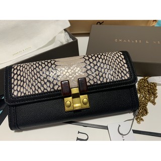 Charles&amp;Keith wallet with chain กระเป๋าสตางค์ มีสายโซ่ ของใหม่✨