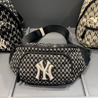 กระเป๋าคาดอก MLB 100% ลาย signature ของแท้💯💯จากช็อป ผ้าผสมไนลอน กันน้ำได้ (ไม่ใช่หนัง) ปรับระดับสายได้ ป้ายครบ