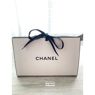 CHANEL2HAND99 มีหลายไซส์ ของแท้ ถุงกล่องกระดาษ CHANEL สีขาว พร้อมโบ ขนาด 14x22x7 cm