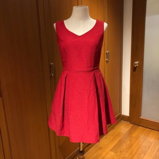 Lyn Around red dress size m new with tag สวยงามมากผ้าดีเลิศจ้า Red Collection for Christmas, Chinese New Year