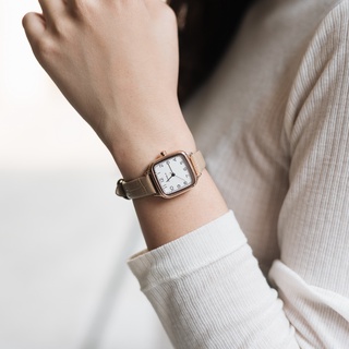 ภาพขนาดย่อของสินค้านาฬิกาแฟชั่น นาฬิกาข้อมือ Vintage นาฬิกามินิมอล ของจริงตรงปกแน่นอน นาฬิกา สามารถนำไปเป็นของขวัญได้ ไม่ซ้ำใคร