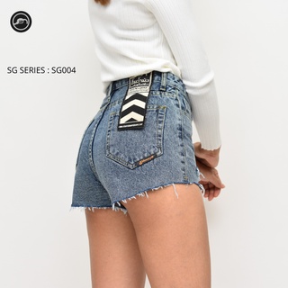 ภาพหน้าปกสินค้าSG004 มาใหม่ ขายดีมาก กางเกงยีนส์ขาสั้นผู้หญิง Lady Denim Shorts Jeans (Gasoline & Garage) ปั๊มน้ำมันแก๊สโซลีน (SG) ซึ่งคุณอาจชอบราคาและรีวิวของสินค้านี้