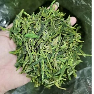 ชาหลงจิ่งอย่างดี（特级龙井茶1号）ชาหลงจิ่งสามารถเสริมได้อย่างเพียงพอ และยังมีหน้าที่ในการชะลอความชราและหลีกเลี่ยงการสูญเสียความช