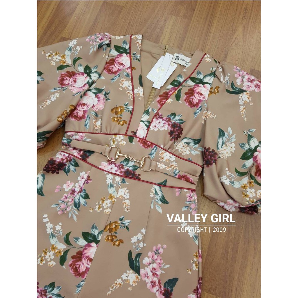 valley-girl-จั๊มสูทกางเกงขาสั้นรุ่นนี้แพทเทินน่าร้ากมาก-ทรงแขนน่าร้ากสุดๆ-งานน่ารักมาก