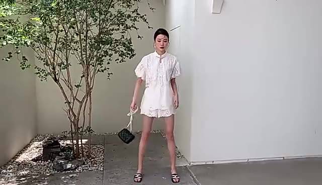 ชุดแขนสั้นลายลมจีน-ลายปักแขนกุดสีขาวลายใหม่ในฤดูร้อน-กางเกงขาบานสีขาว-กางเกงขาสั้นขายาว-2-ชุด-ผู้หญิง-2-ชุด