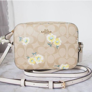 🎀 (สด-ผ่อน) ส่งฟรี ครอสบอดี้ สีเบจลายซี ลายดอกเดซี่ COACH C3354 MINI CAMERA BAG IN SIGNATURE CANVAS WITH DAISY PRINT