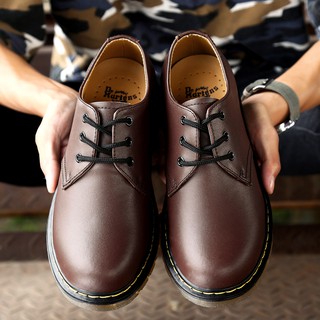 สินค้า แท้จริง Dr.martens รองเท้าบูทหุ้มข้อ British Martinสีน้ำตาล（Brown)