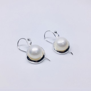 ต่างหูไข่มุกทรงซาลาเปา มีฐานเงิน แบบห้อยระย้า (Freshwater Pearl)