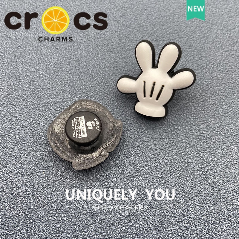 ภาพหน้าปกสินค้าCrocs jibbitz charms ปุ่มกด Micke Mouse สําหรับ crocs จากร้าน jibbitzcharms.th บน Shopee