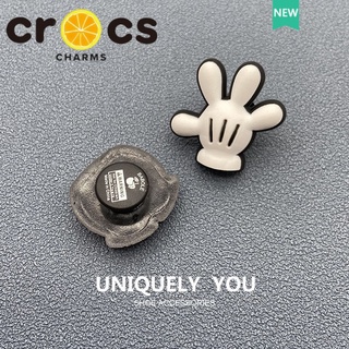 ภาพขนาดย่อของภาพหน้าปกสินค้าCrocs jibbitz charms ปุ่มกด Micke Mouse สําหรับ crocs จากร้าน jibbitzcharms.th บน Shopee