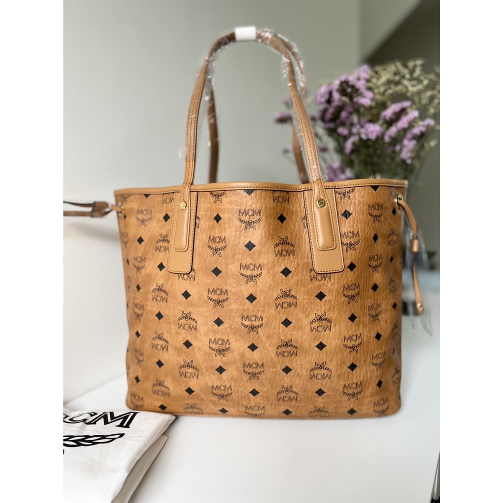 mcm-medium-reversible-shopper-ข้างในลายสก้อต