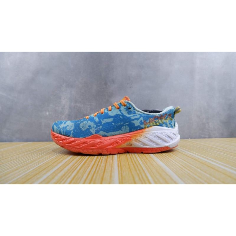 Hoka hot sale kona edition