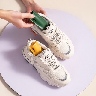 ภาพหน้าปกสินค้าผลิตภันฑ์ดับกลิ่นรองเท้าผ้าใบ 3 สี น้ำเงิน ดำ และ ขาว ใช้ได้กับรองเท้าทุกรุ่นทุกยี่ห้อ ที่เกี่ยวข้อง