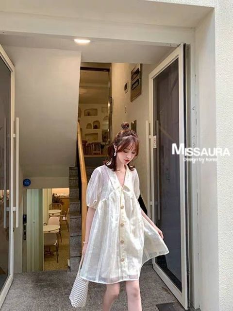 เดรสคอวีกระดุมหน้าสีครีม-แขน3-ส่วนสม็อคที่แขน-มีซับในอย่างดีมาพร้อมสายเดี่ยว