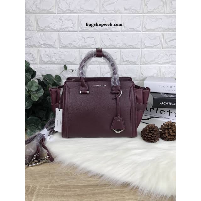 charles-amp-keith-trapeze-bag-ทรงปีก-แท้