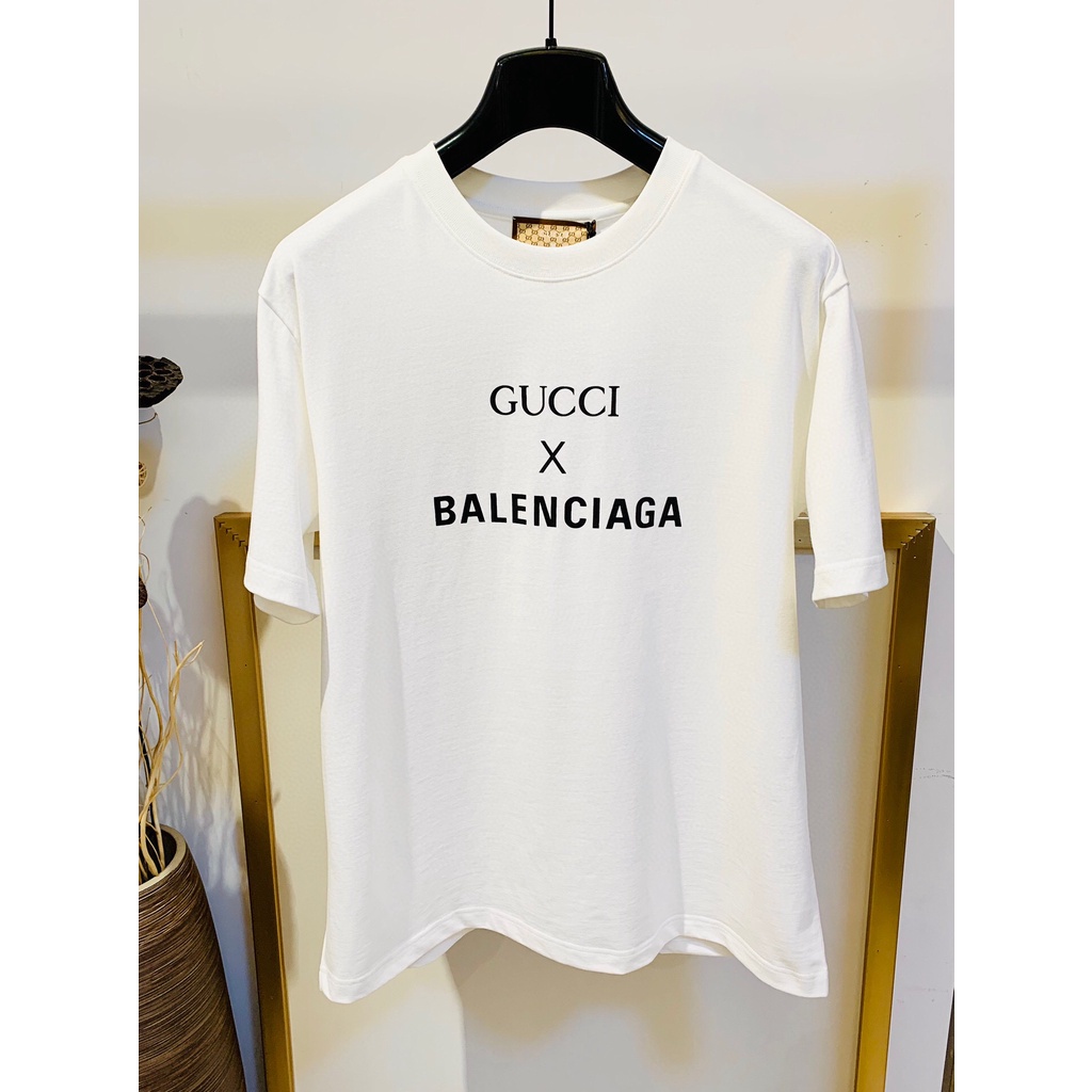 gucci-เสื้อยืดแขนสั้น-คอกลม-พิมพ์ลายตัวอักษรกราฟฟิติ-สําหรับผู้ชาย-และผู้หญิง