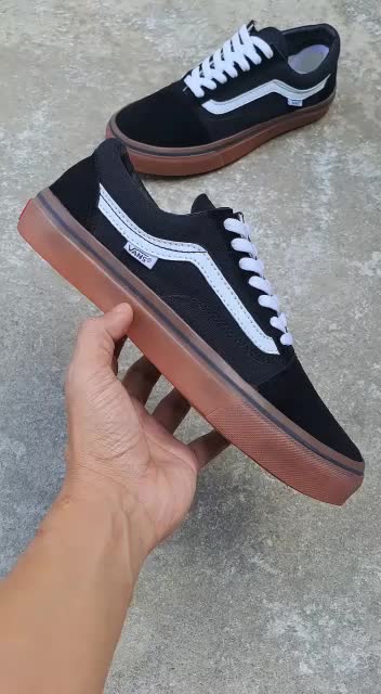 vans-oldskool-black-white-gum-classic-premium-รองเท้าผ้าใบ-ราคาพิเศษ-สําหรับผู้ชาย-และผู้หญิง