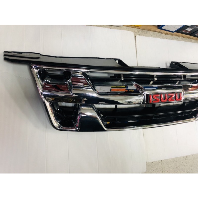 กระจังหน้า-isuzu-d-max-2007-2011อีซูซุ-ดีแมค-2007-2011-พร้อมโลโก้แดง