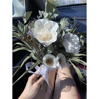 ช่อดอกไม้ ดอกไม้แห้ง โทนสีขาว เขียว สำหรับพรีเวดดิ้ง งานแต่งงาน