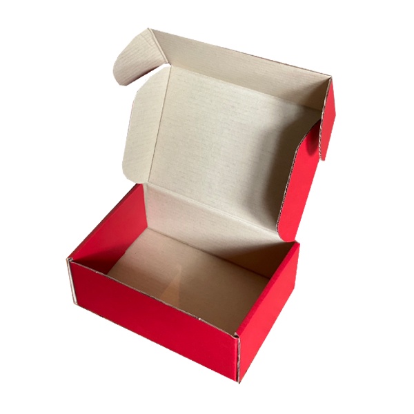 ภาพหน้าปกสินค้ากล่องลูกฟูกสี แดง size B (ใบละ 23 บาท) 10 ใบ กล่องไปรษณีย์ กล่องของขวัญ น่ารัก จากร้าน klongprayad บน Shopee