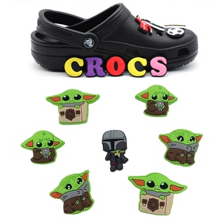 ภาพหน้าปกสินค้าใหม่ จี้การ์ตูนอนิเมะเอเลี่ยน Yoda Series Crocs Jibbitz สําหรับตกแต่งรองเท้า Crocs รองเท้าแตะ หัวเข็มขัด รองเท้า รองเท้า ดอกไม้ ที่เกี่ยวข้อง