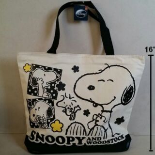 กระเป๋าสะพาย ผ้าดิบ มีซิปด้านบน ค่ะ ลาย snoopy สนู๊ปปี้ ขนาด 18x16x3.5นิ้ว