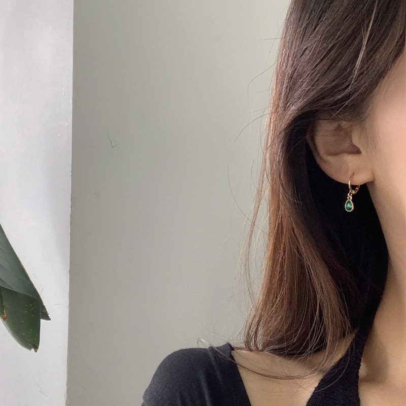 ต่างหูออกงาน-ต่างหูห่วงประดับคริสตัล-ต่างหูสไตล์เกาหลี-lilly-earrings-apostrophe-x