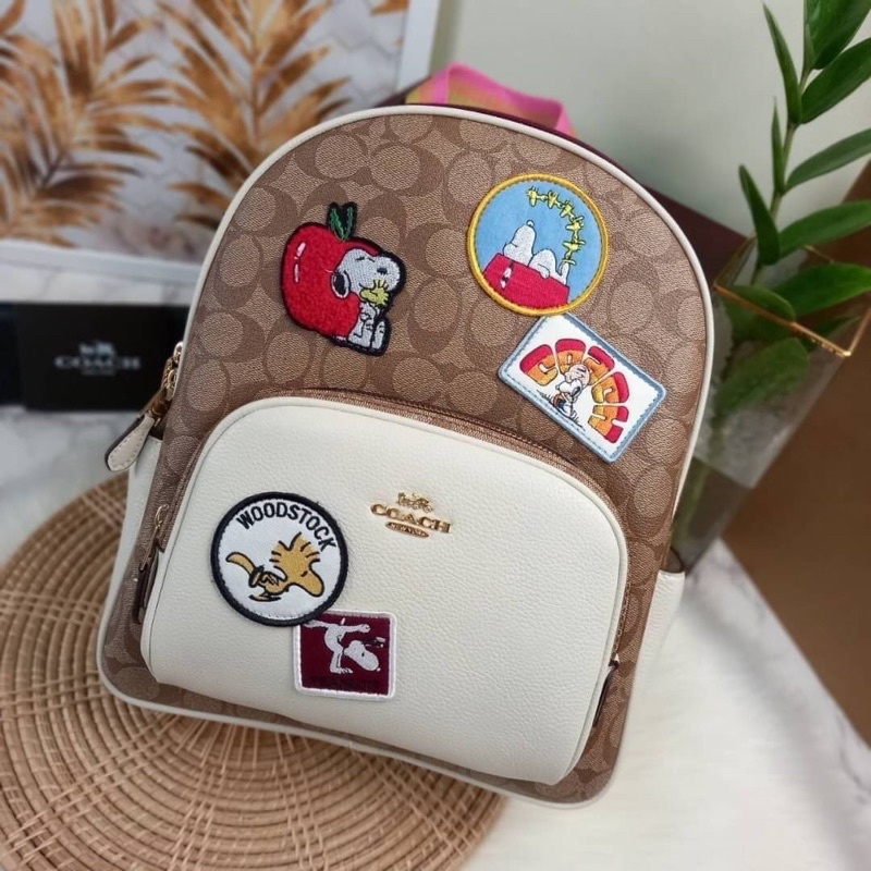 coach-x-peanuts-court-backpack-in-signature-canvas-with-varsity-patches