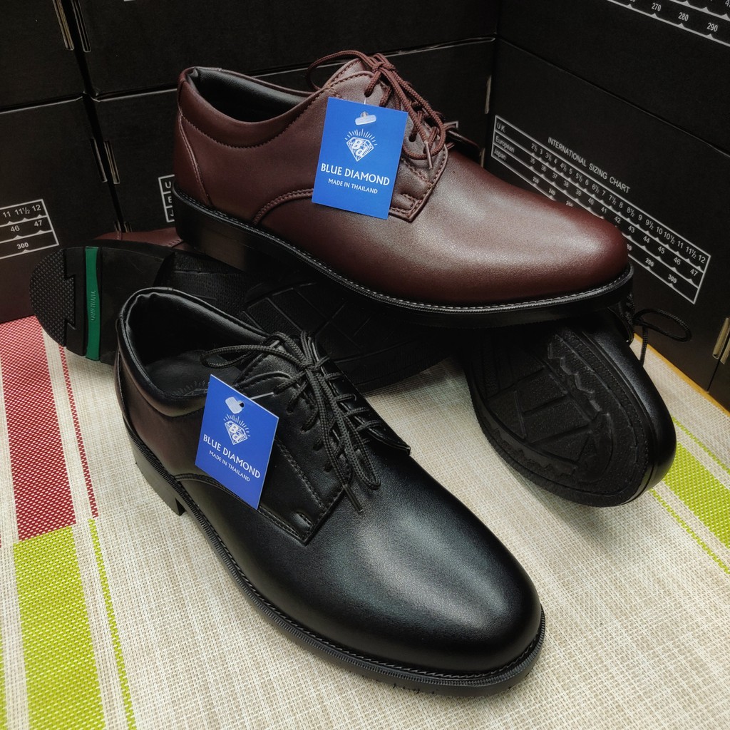 ภาพหน้าปกสินค้ารองเท้าคัทชู รองเท้าผู้กำกับ Blue Diamond สีดำและสีน้ำตาล