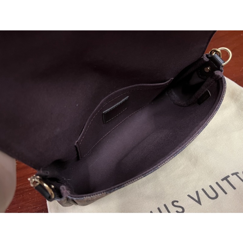 used-lv-crossbody-dc13