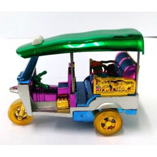 โมเดลรถตุ๊ก ตุ๊ก ประเทศไทย ทำจากไฟเบอร์กลาส สำหรับเป็นของขวัญของฝาก