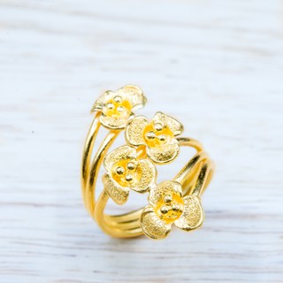 ภาพหน้าปกสินค้า⭐ แหวนทองลายดอกไม้ น้ำหนัก 1สลึง ซึ่งคุณอาจชอบราคาและรีวิวของสินค้านี้