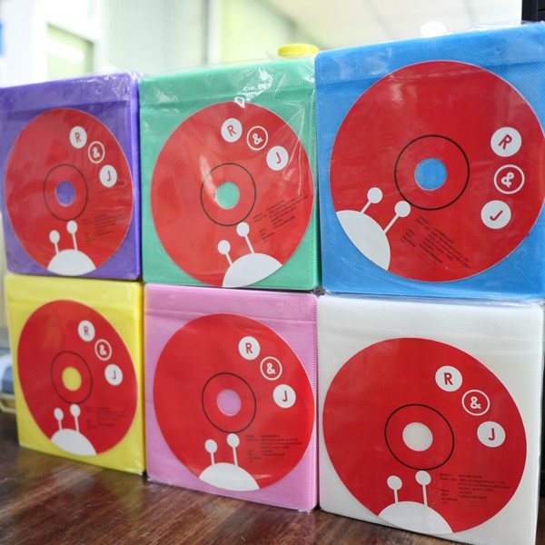 ภาพหน้าปกสินค้าซองใส่แผ่นซีดี หรือ ดีวีดี คละสี หรือ ซองกระดาษ สำหรับใส่แผ่น CD DVD แพ็คละ 100 ซอง (กลุ่ม1) จากร้าน icon2005 บน Shopee