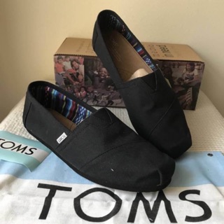 รองเท้า TOMS  black on black (outlet) สีดำ