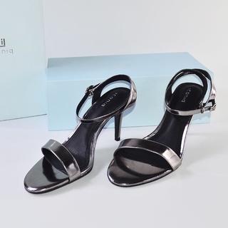 ภาพหน้าปกสินค้ารองเท้าหนังแกะ ICONIQ รุ่น Quinn 3.5\" Sandal in Metallic ซึ่งคุณอาจชอบสินค้านี้