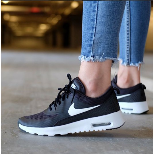 nike-รองเท้าผู้หญิง-ลำลอง-nike-wmns-air-max-thea-black-summit-white